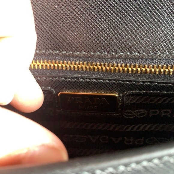 Authentic Prada
Flap Chain Small Black Saffiano Leather Shoulder Bag - Picture 12 of 16